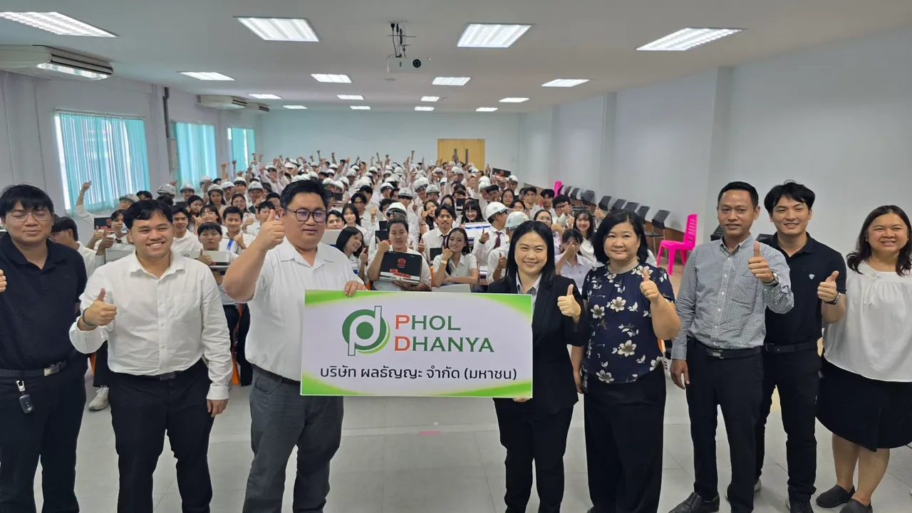 ผลธัญญะมอบ PPE สู่วิศวกรรุ่นใหม่ สร้างวัฒนธรรมความปลอดภัยตั้งแต่ก้าวแรกของการทำงาน